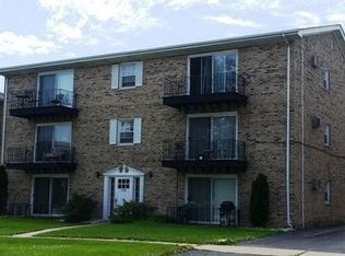 7109 99th St APT 3W, Chicago Ridge, IL 60415