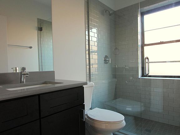 4th image of 2203 W Eastwood Ave #22091south