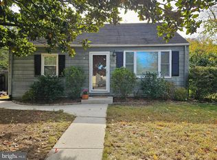 3203 Elmwood Dr, Alexandria, VA 22303