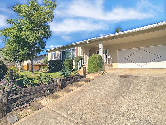2nd image of 750 Hawthorne Ave