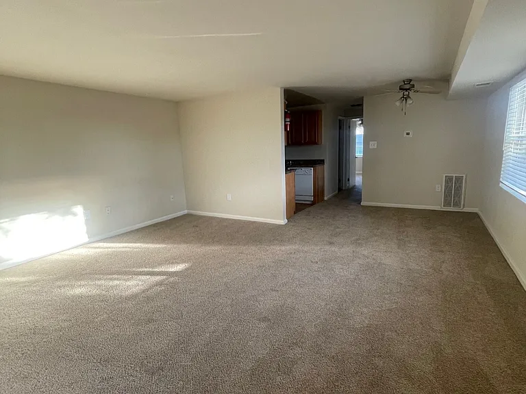 Longview — Photo 34