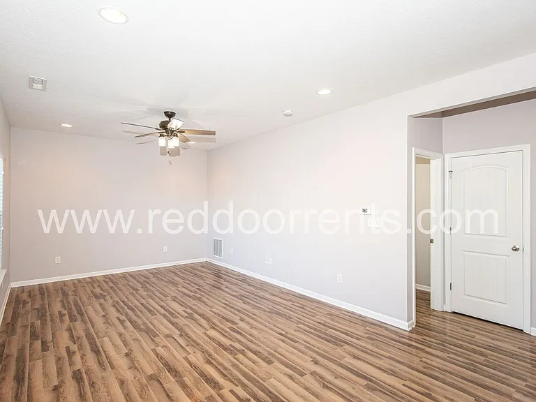 806 Kelly Pass — Photo 7