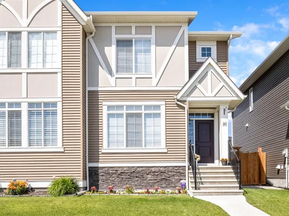 30 S Wolf Cres, Okotoks, AB T1S 5S3