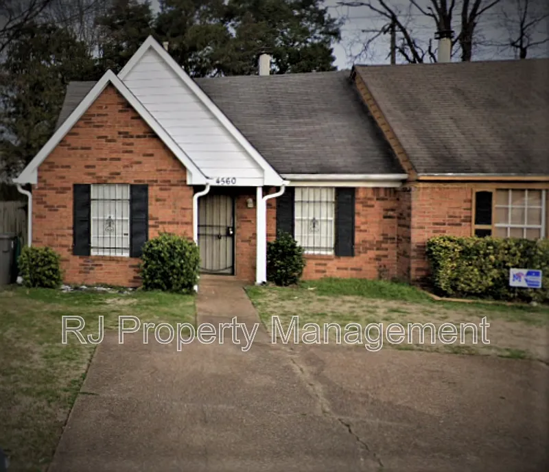 3 bed, 2.0 bath, 1094 sqft, $1,295 — Photo 1