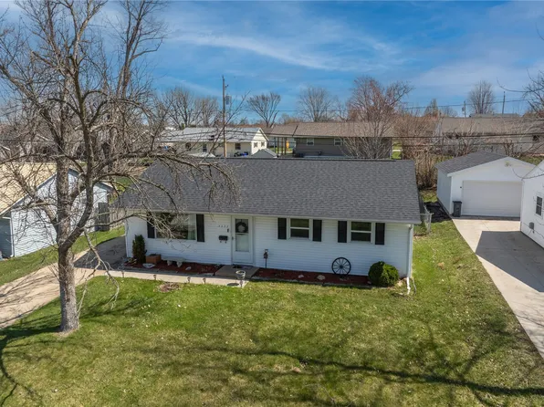 4232 Sherman St NE, Cedar Rapids, IA 52402