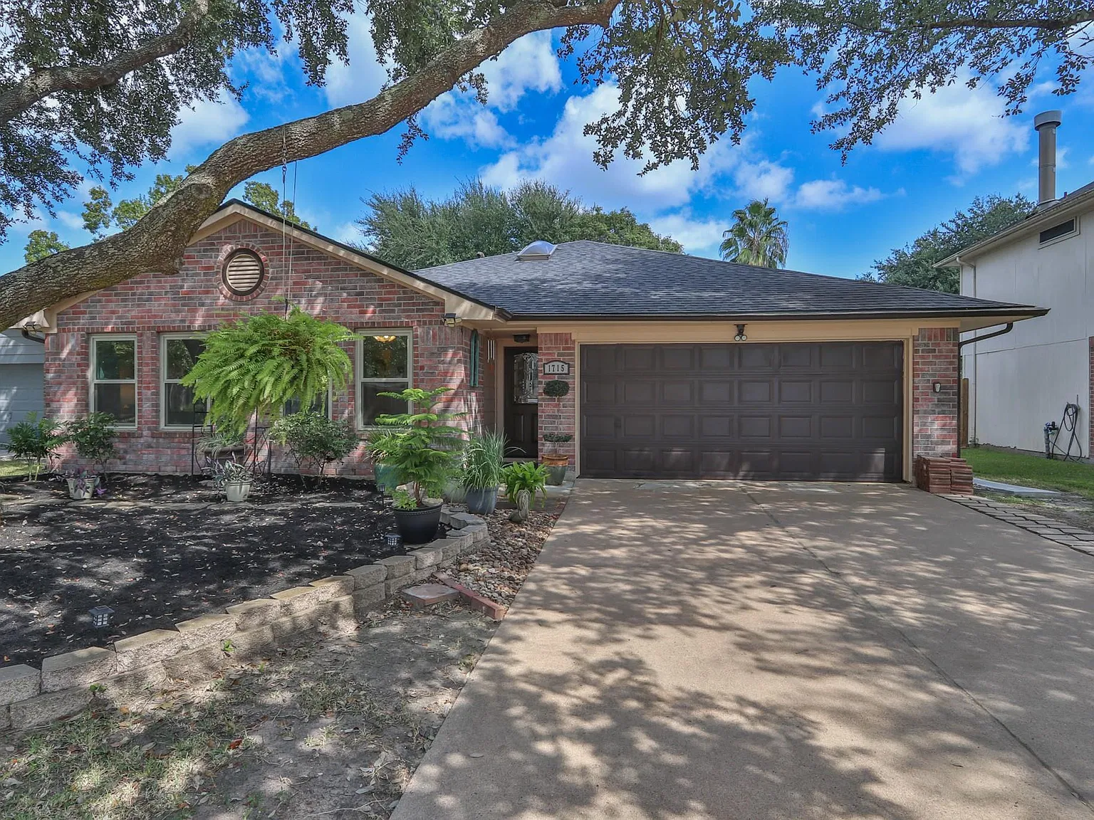 3 bed, 2.0 bath, 1818 sqft, $3,500 — Photo 2