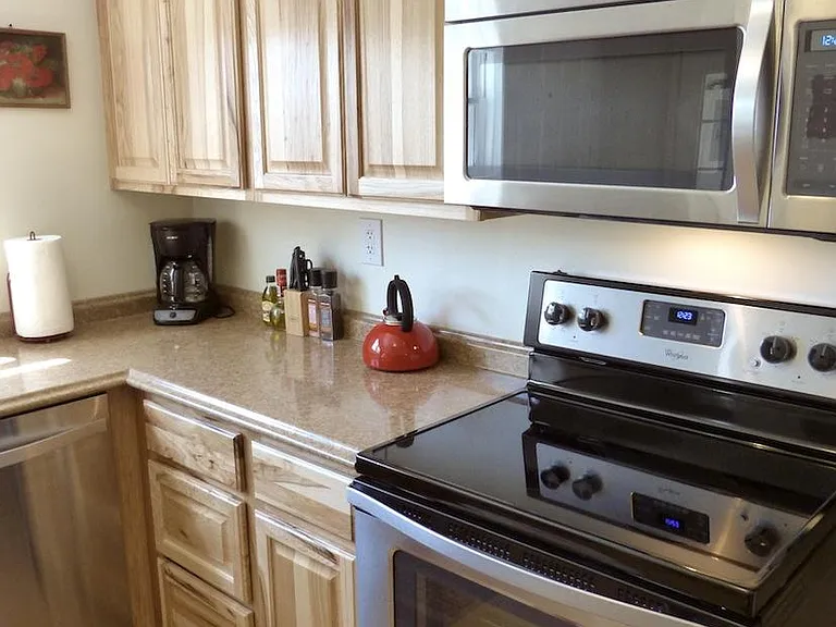 218 S Willson Ave #B — Photo 6