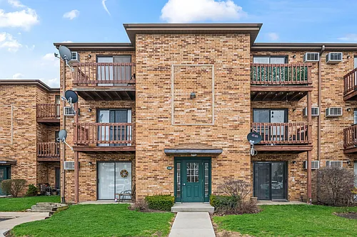 1348 N Geneva Dr #3A Photo 1