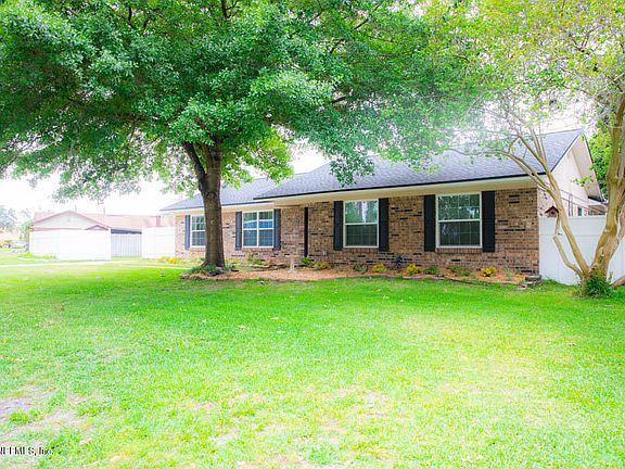 2nd image of 820 Sandlewood Dr