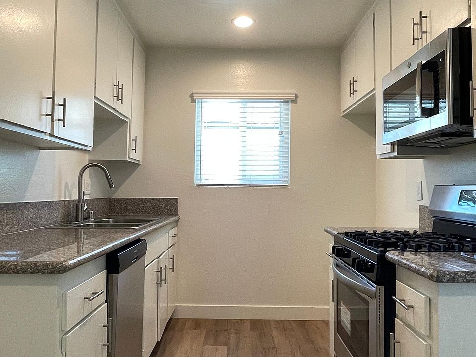 Brentwood/Suntree East Apartments 5350 Orangethorpe Ave La Palma CA