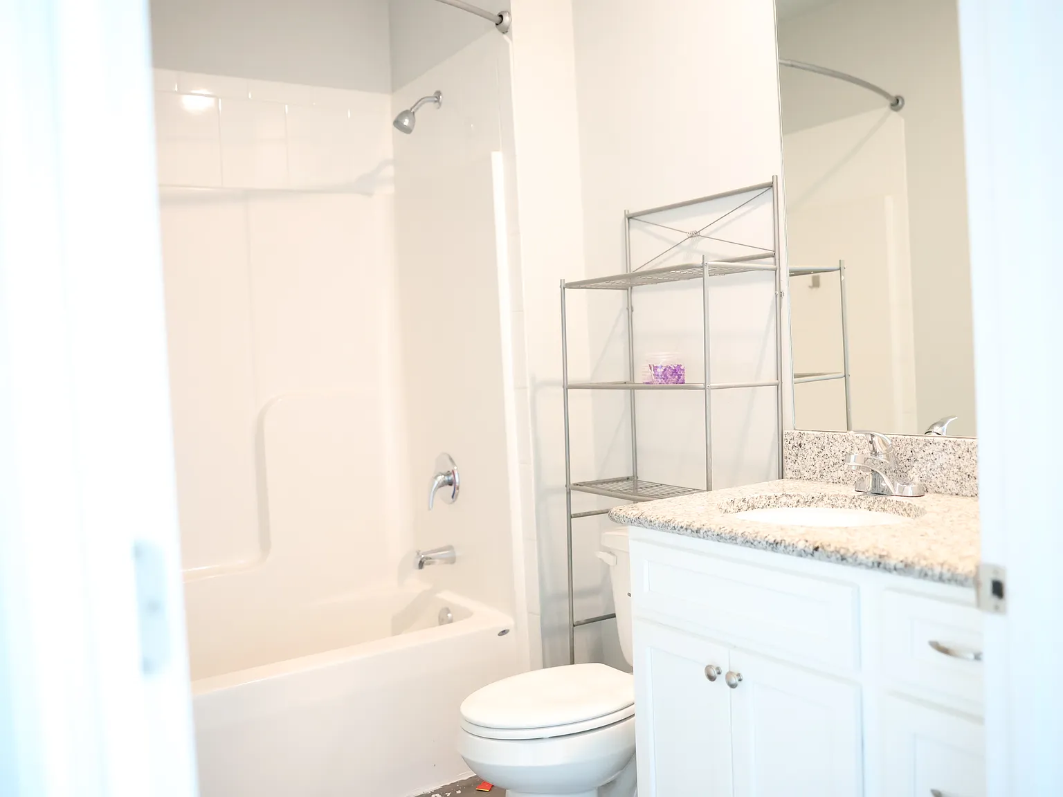 3 bed, 1120 sqft, $2,400 — Photo 2