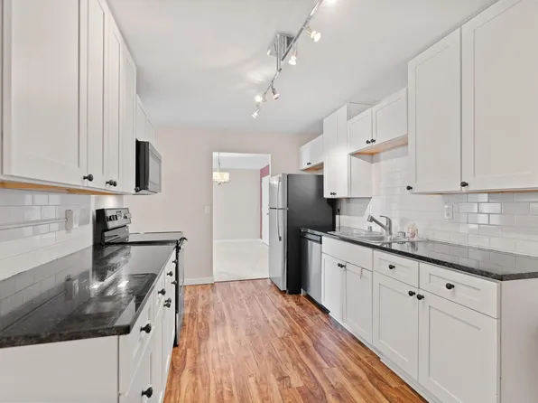 6450 York Ave S APT 308, Edina, MN 55435