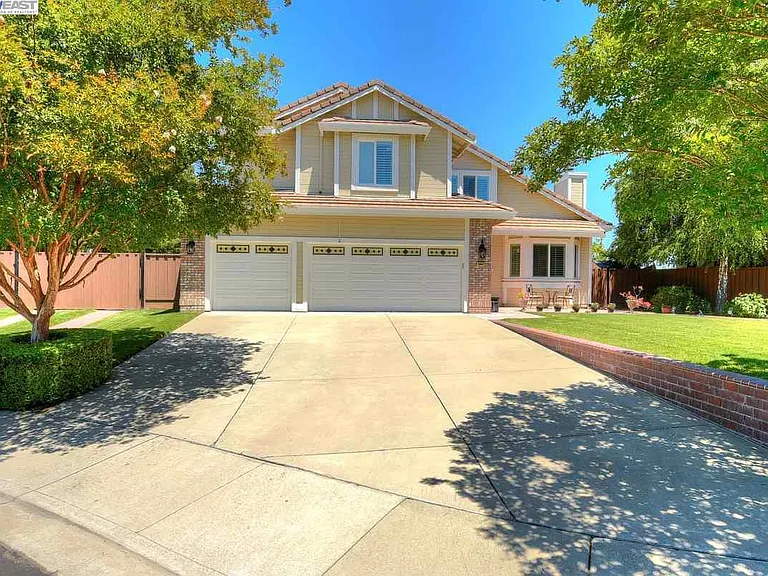 3644 Glasgow Cir — Photo 2