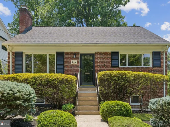 4414 Westbrook Ln, Kensington, MD 20895