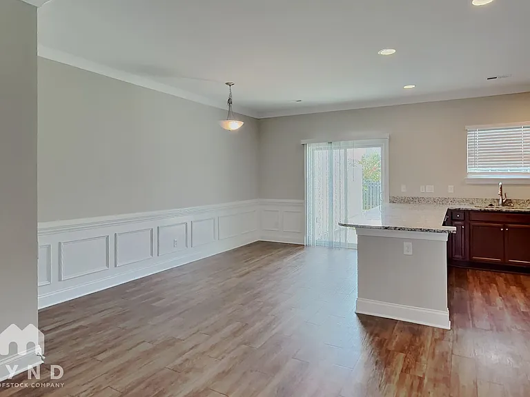 351 Halton Crossing Dr SW — Photo 3
