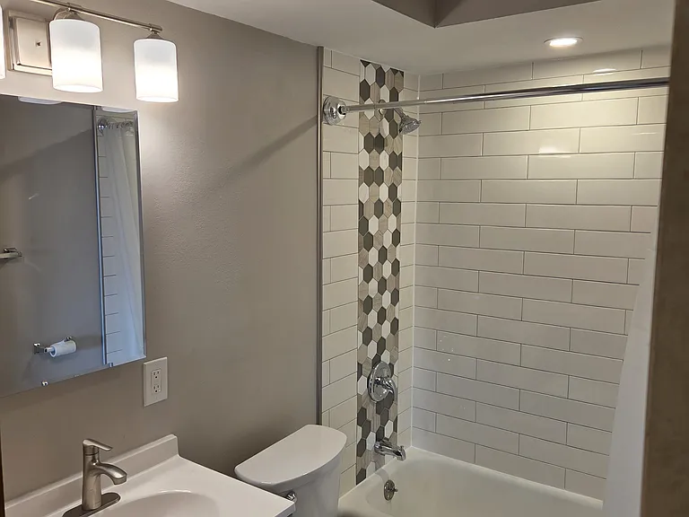 323 W Bolivar Ave #3 — Photo 7