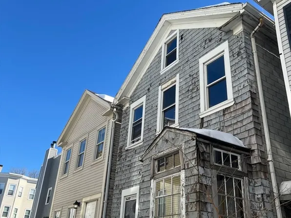 4 Glover Ct, South Boston, MA 02127