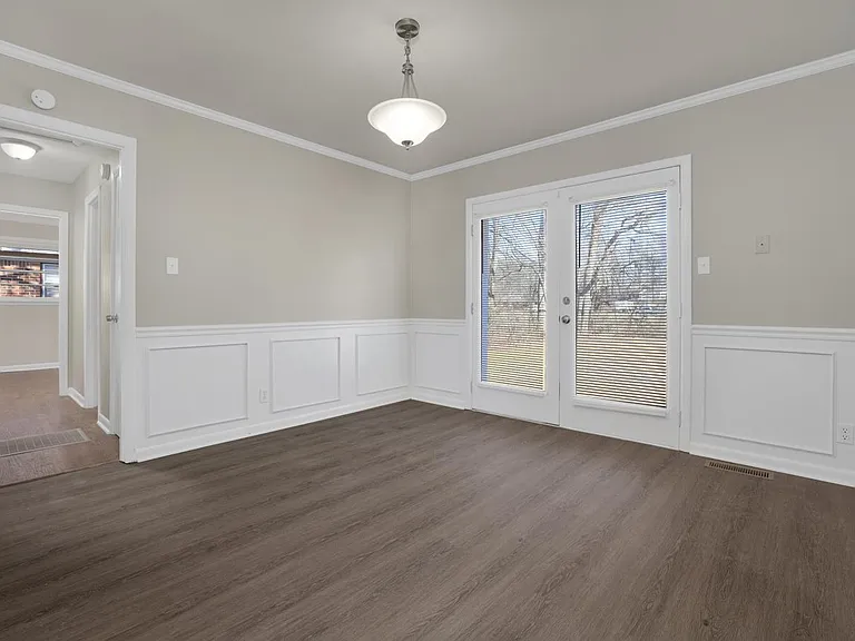 3930 Telstar Cir SW — Photo 3