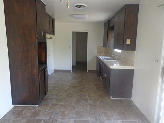 4th image of 25857 Cornell St APT A