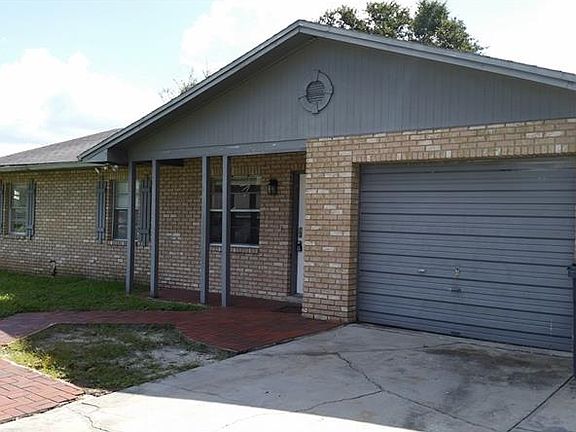 2nd image of 2911 Woodcrest Ln