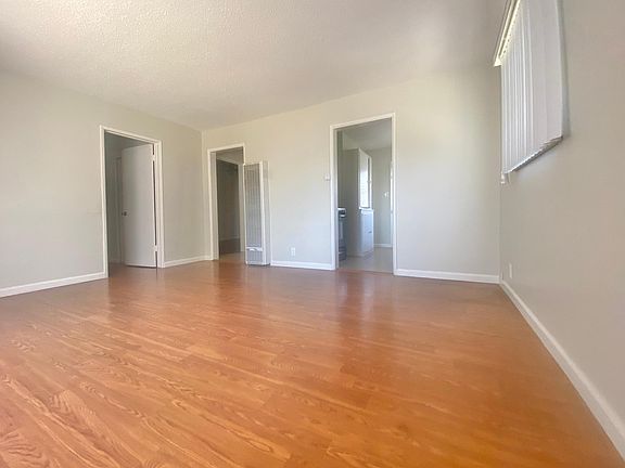 Additional view of the lounge