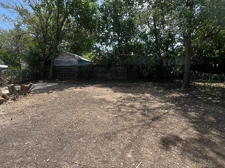 2820 Flint Ave — Photo 7