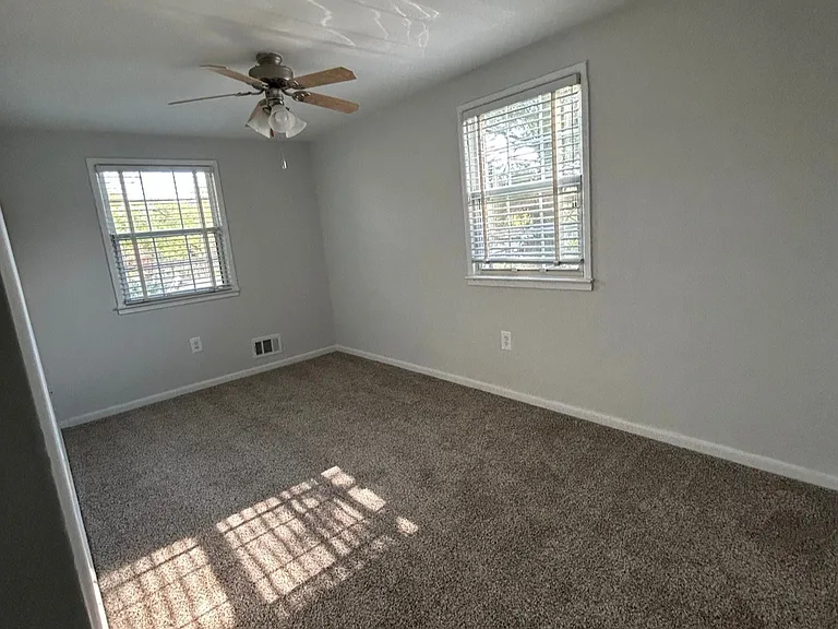 Longview — Photo 247