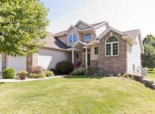 6421 Wolf Creek Trl NE, Cedar Rapids, IA 52411