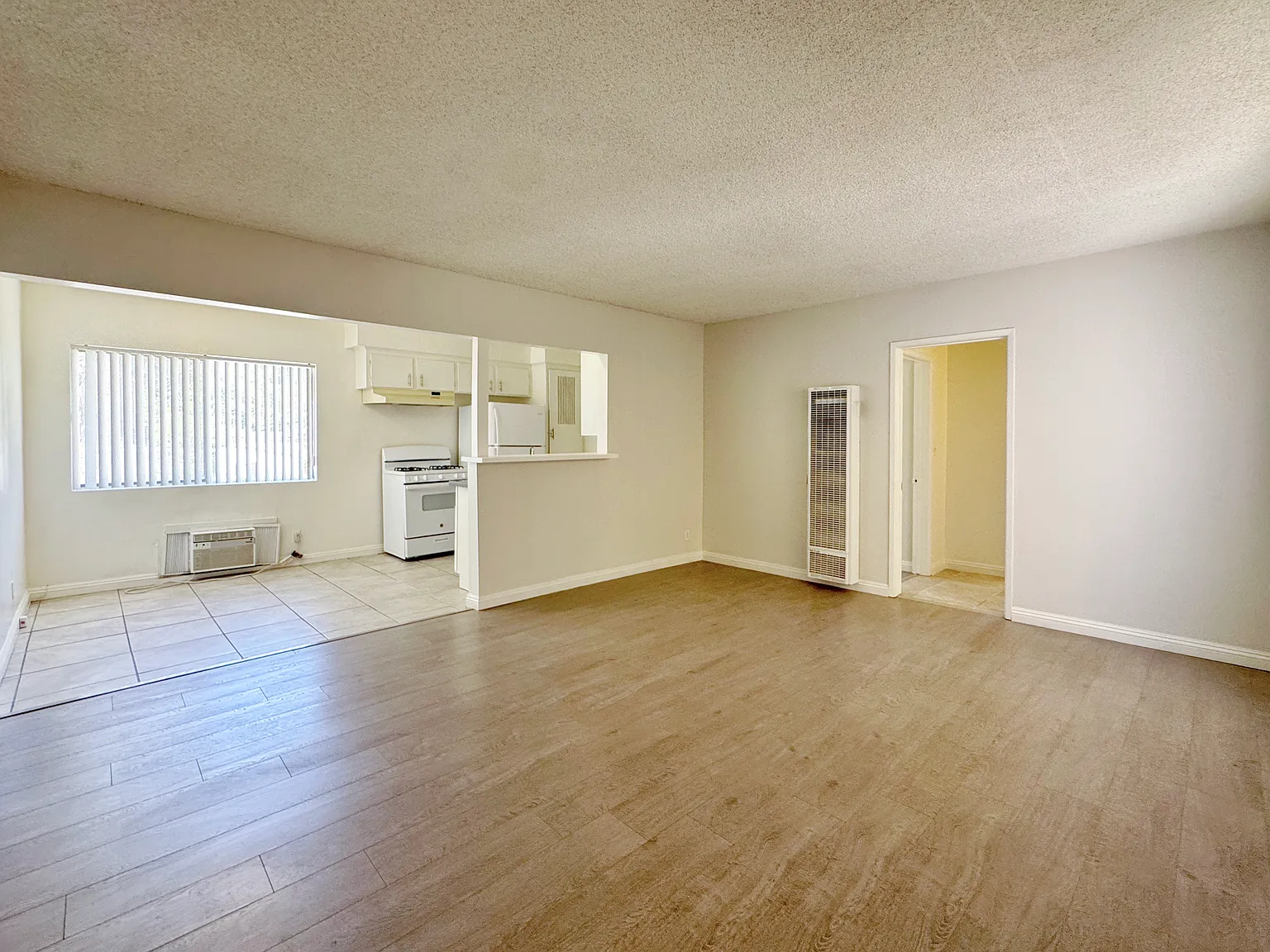 355 S Arroyo Dr — Photo 2