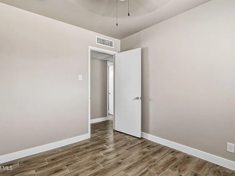 5704 Sage Ct — Photo 18