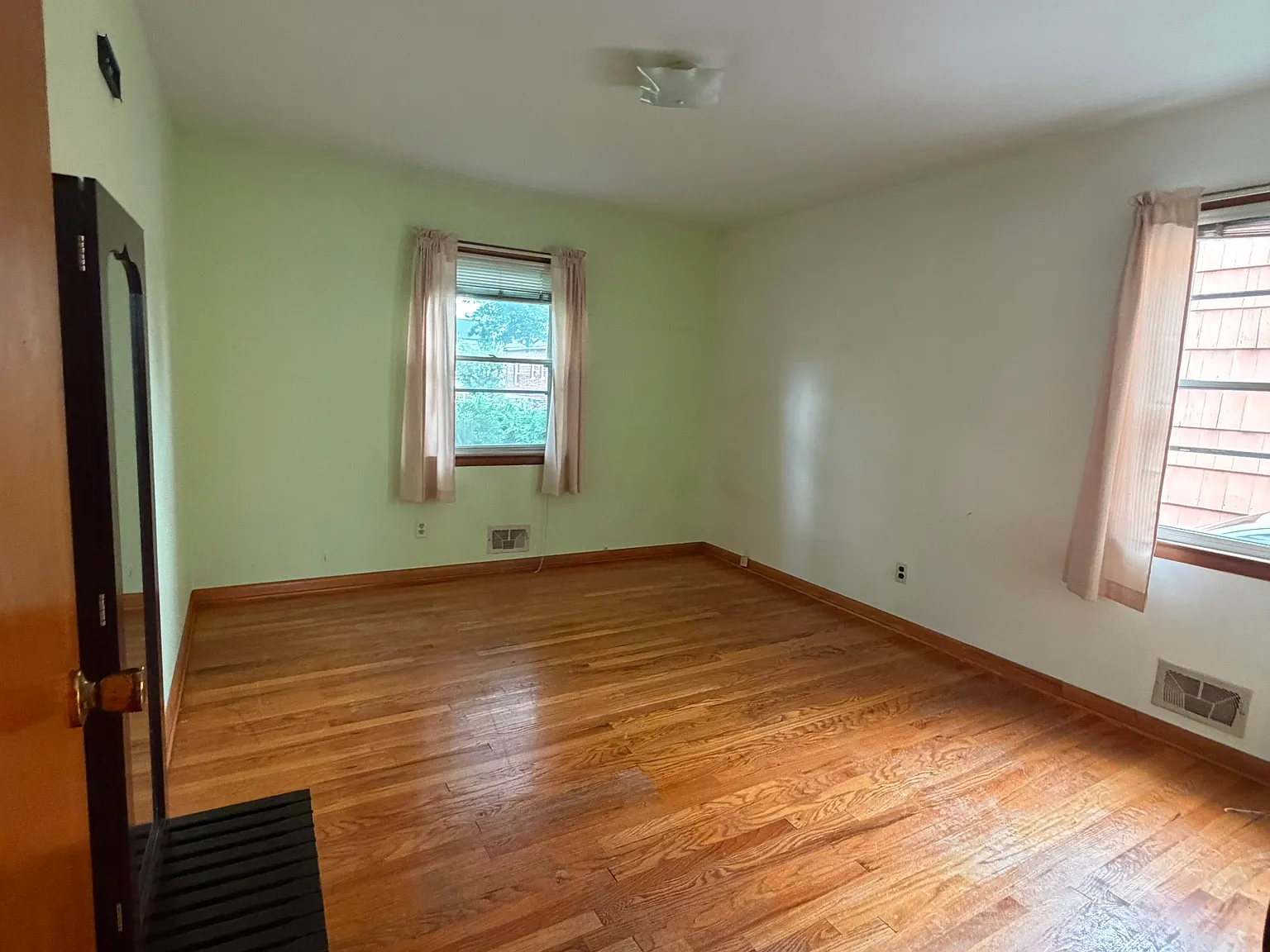 3 bed, 1000 sqft, $3,600 — Photo 3