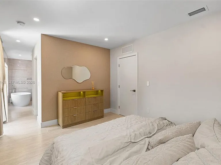 1345 SW 14th Ave — Photo 21