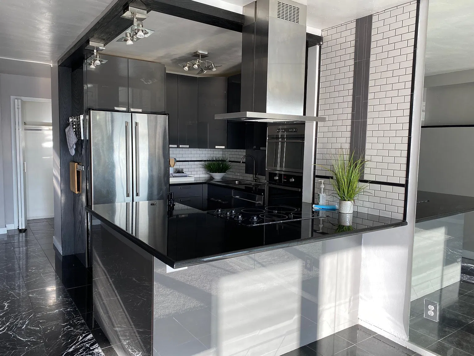 2 bed, 933 sqft, $1,780 — Photo 4