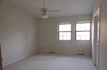 3rd image of 4038 Saint Andrews Ct APT 3
