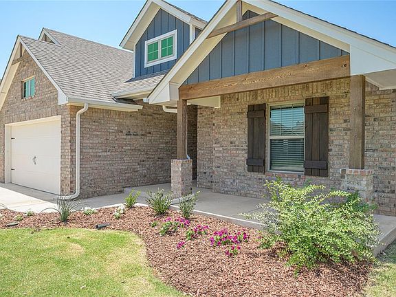 2nd image of 4001 Palmetto Trl