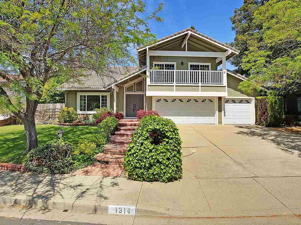 2nd image of 1314 Waterfall Way