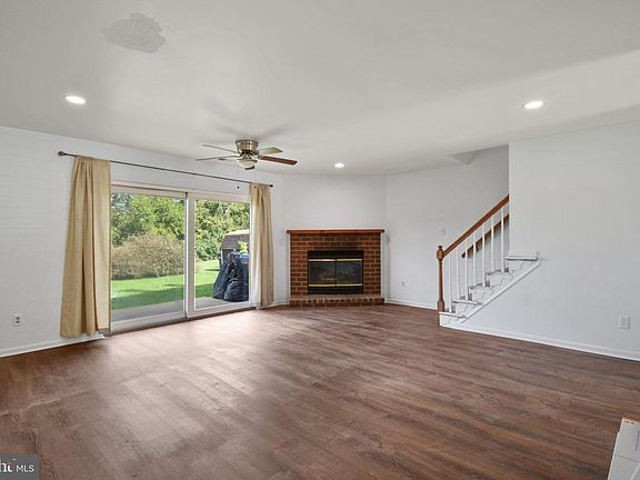 5th image of 107 Conway Ct