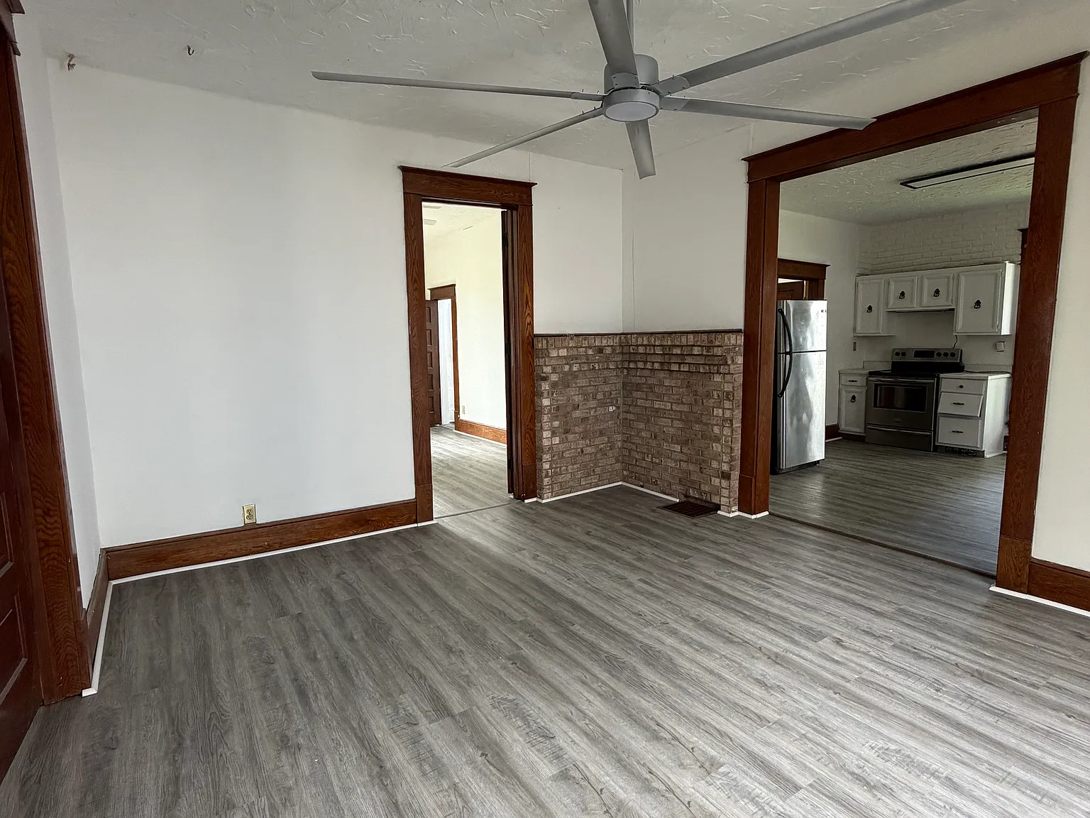 3 bed, 1.5 bath, 1246 sqft, $1,300 — Photo 3