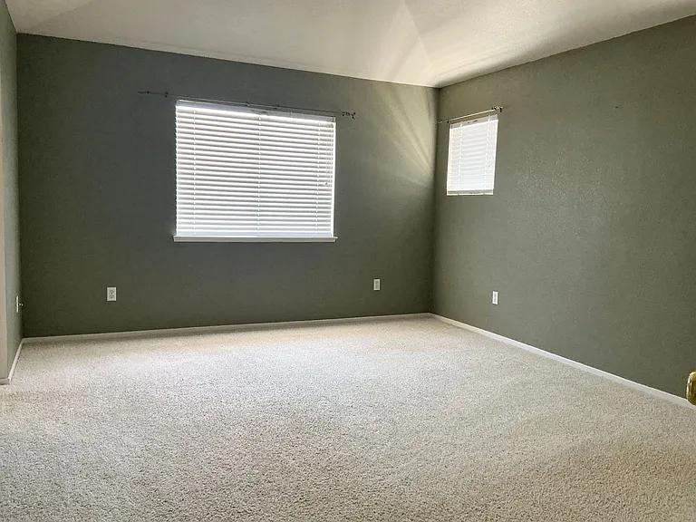 2023 Lauritson Ln — Photo 12