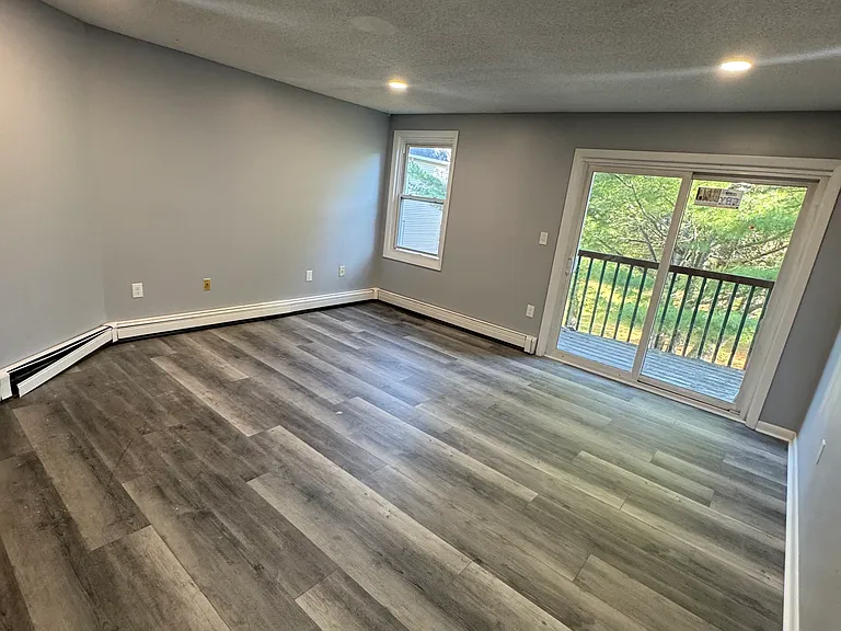 Living Room (End Unit)