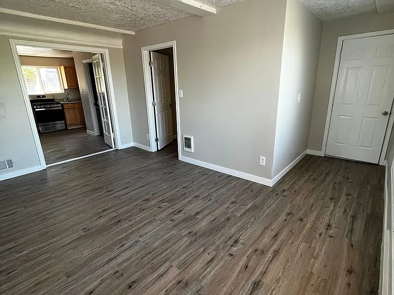 Ainsworth St - Rooms for Rent — Photo 6