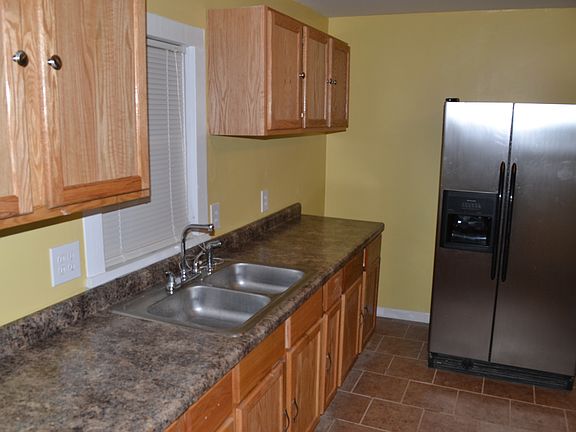 2nd image of 172 James St