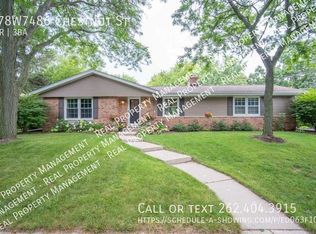 N78W7486 Chestnut St, Cedarburg, WI 53012