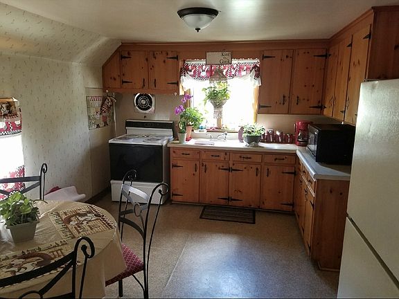 5th image of 37 Cameron St #3