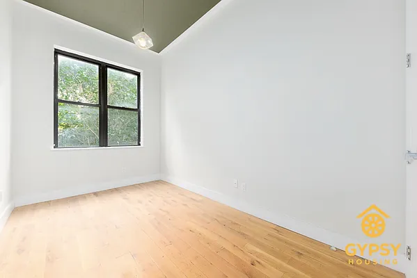 Rented by Reubel Group LLC | media 4