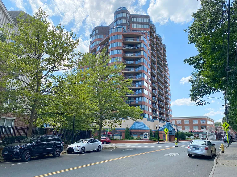 25 Forest St #7G — Photo 20