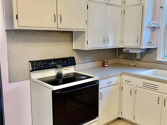 5th image of 212 N Depot St