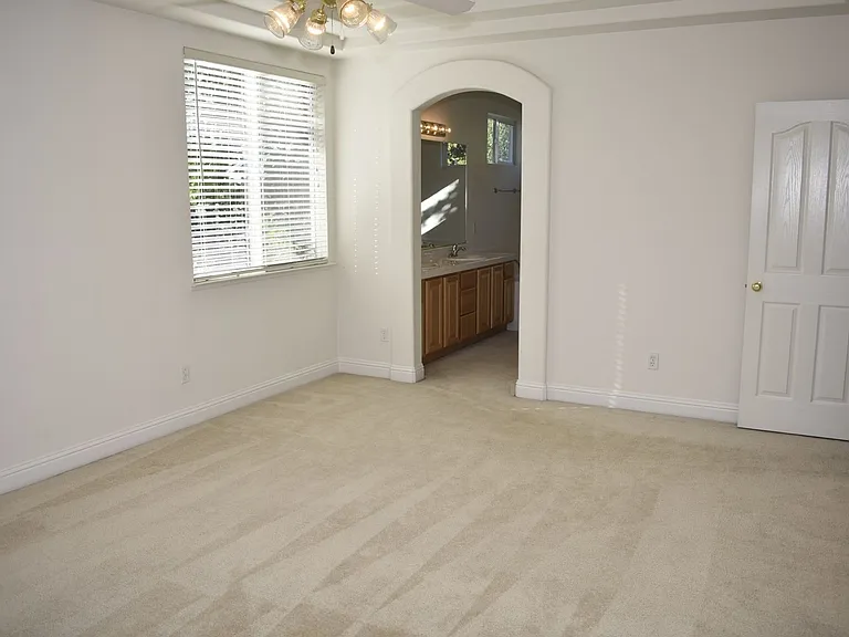 630 Rogers Cir — Photo 18