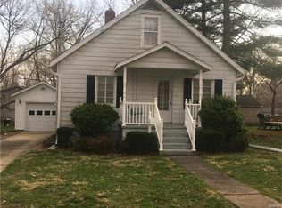 914 Vine St #8, Greenville, IL