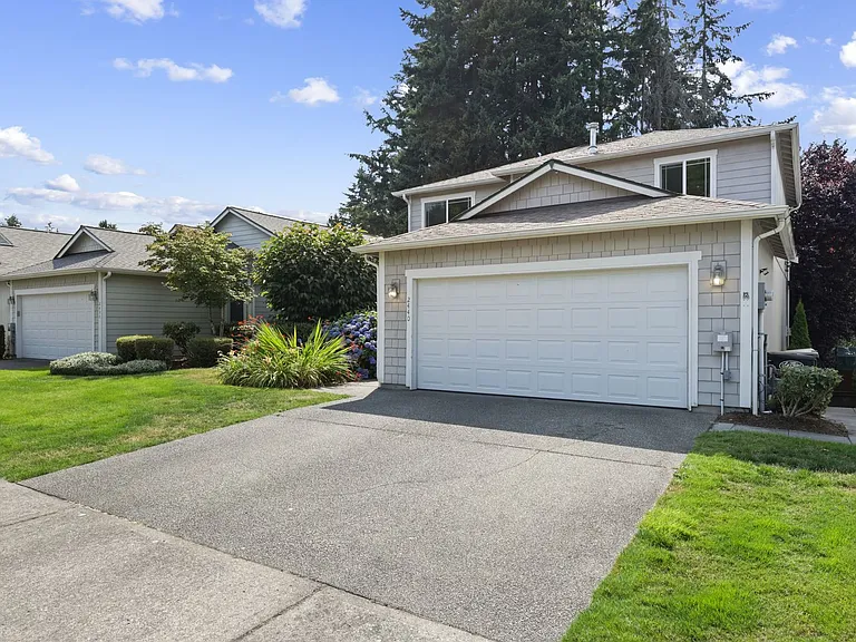 2440 Boulevard Heights Loop SE — Photo 3